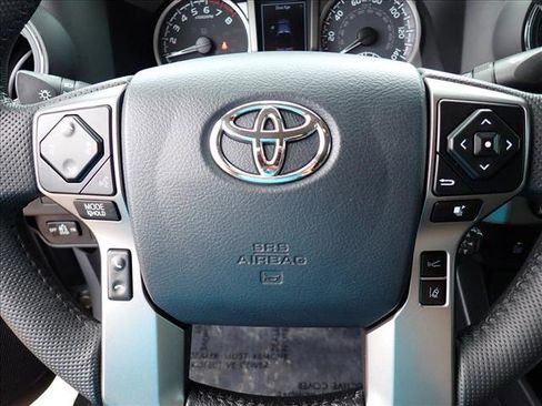 Used 2020 Toyota Tacoma SR5 w/ Technology Package AWD/4WD image 15