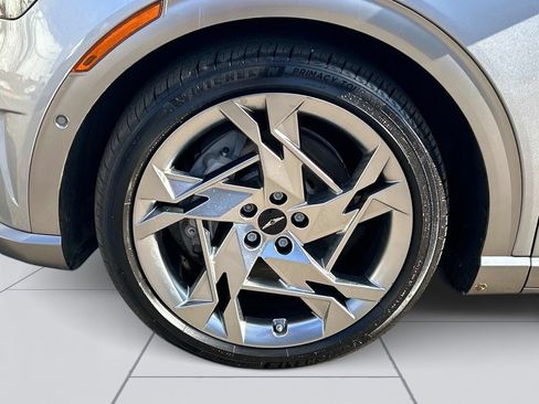 Used 2023 Genesis GV60 Performance AWD/4WD image 9