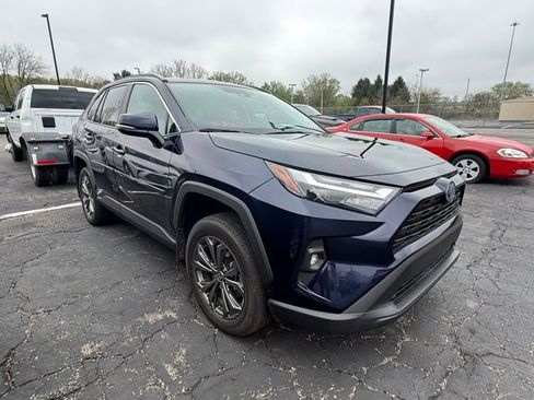 Used 2022 Toyota RAV4 XLE Premium AWD/4WD image 3