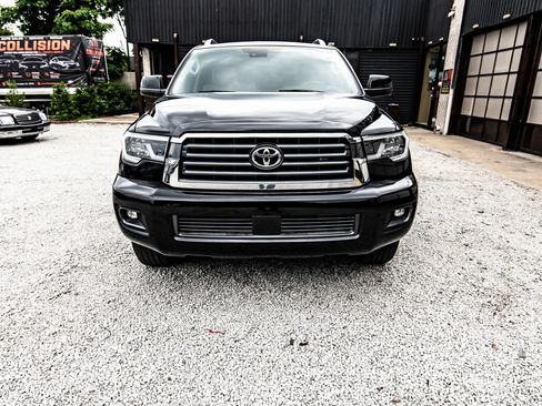 Used 2018 Toyota Sequoia SR5 RWD image 24