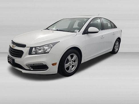 Used 2015 Chevrolet Cruze LT w/ Sun And Sound Package FWD image 8