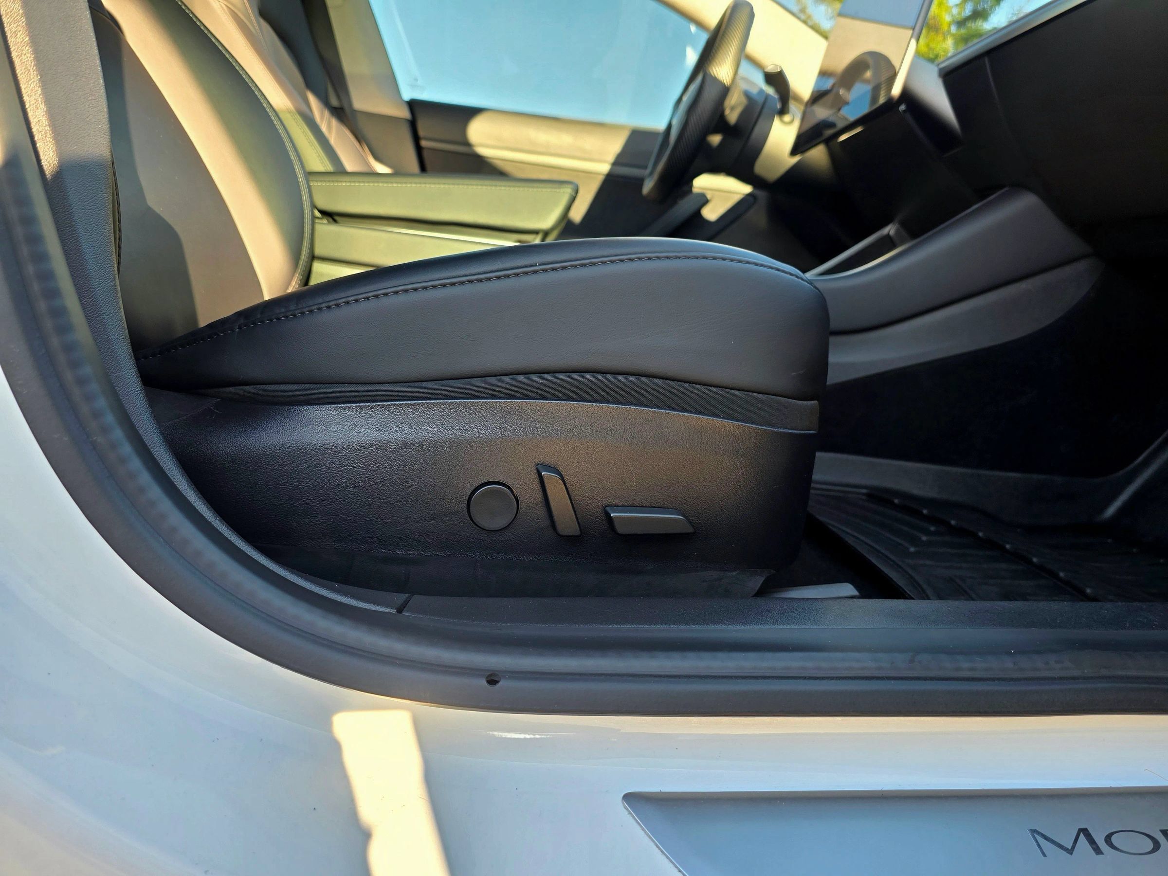Used 2020 Tesla Model 3 Standard Range Plus RWD image 46