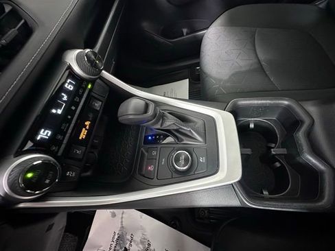 Used 2022 Toyota RAV4 XLE w/ Convenience Package image 30