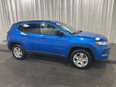 Used 2022 Jeep Compass Latitude AWD/4WD image 2