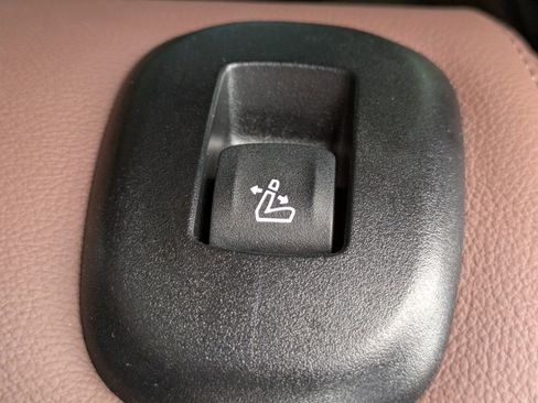 Used 2022 BMW X7 xDrive40i w/ Premium Package image 19