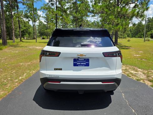 New 2027 Chevrolet Equinox LT w/ Safety and Technology Package FWD image 5