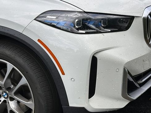 Used 2024 BMW X5 xDrive40i w/ Premium Package AWD/4WD image 2