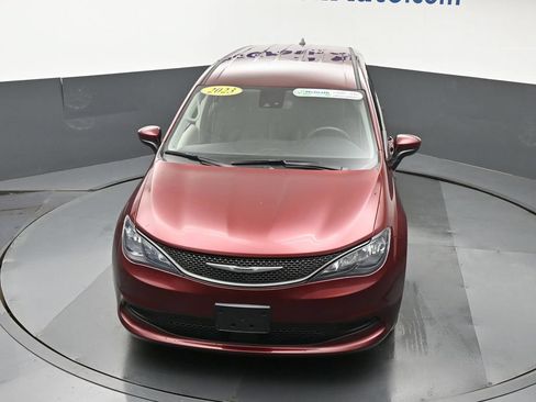 Used 2023 Chrysler Voyager LX FWD image 28