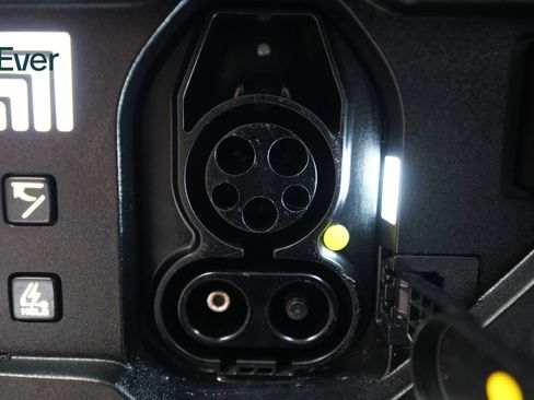 Used 2024 Kia EV9 GT-Line AWD/4WD image 10