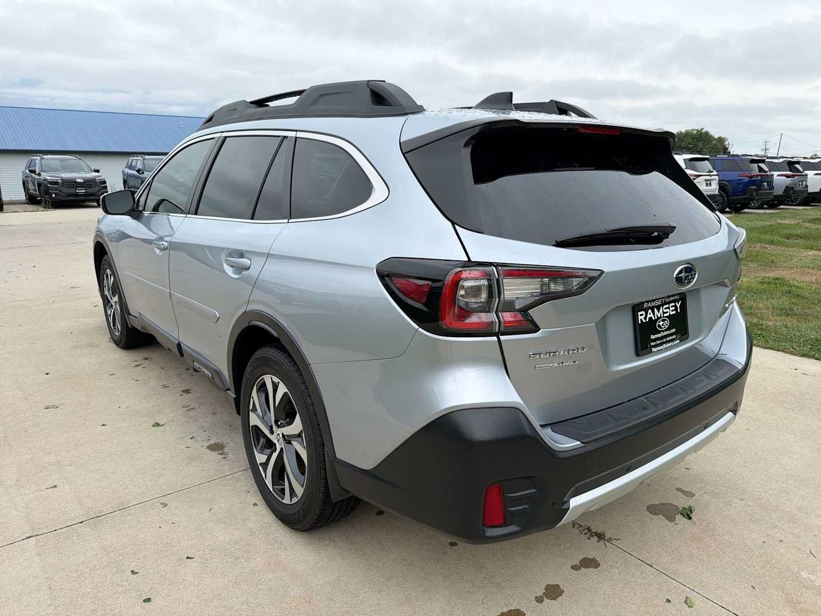 Certified 2021 Subaru Outback Limited AWD/4WD image 4
