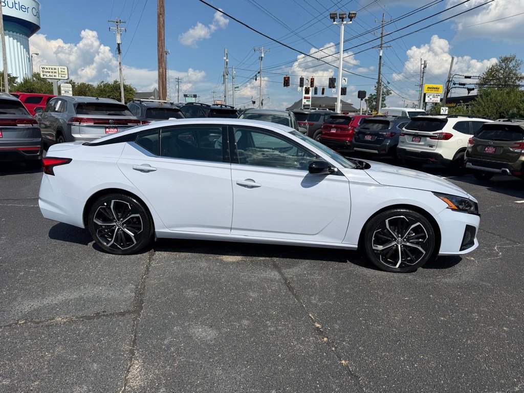 Used 2024 Nissan Altima 2.5 SR FWD image 5
