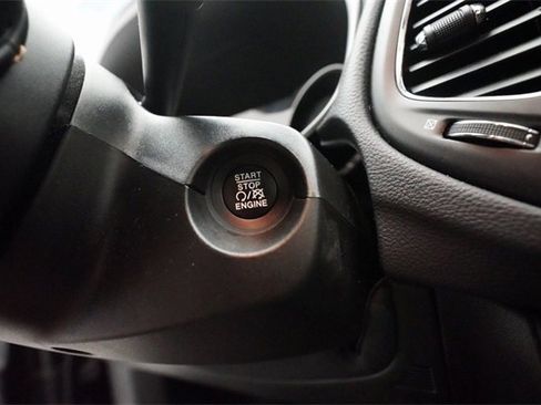 Used 2020 Jeep Compass Latitude w/ Cold Weather Group image 30