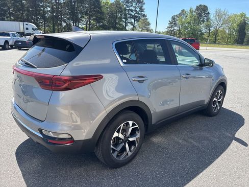 Used 2022 Kia Sportage LX image 8