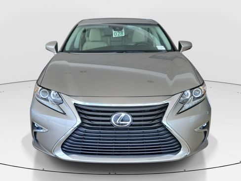 Used 2018 Lexus ES 350 w/ Accessory Package 2 FWD image 3