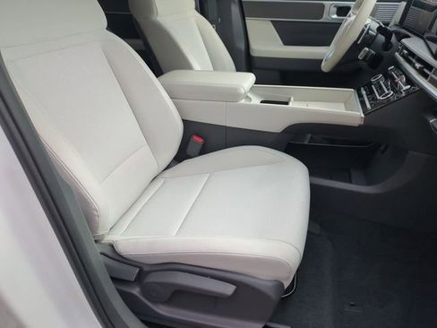 Certified 2026 Hyundai Santa Fe SE image 18