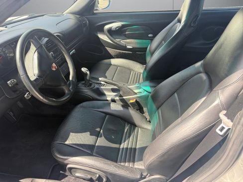 Used 2004 Porsche 911 Carrera RWD image 10