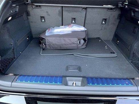 Used 2025 Porsche Macan Electric image 20