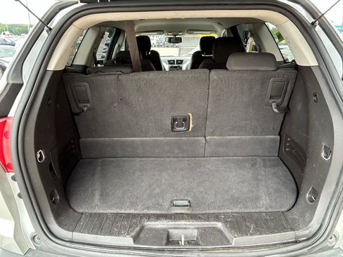 Used 2011 Chevrolet Traverse LT w/ Personal Connectivity Package FWD image 18