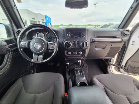 Used 2018 Jeep Wrangler Sport AWD/4WD image 17