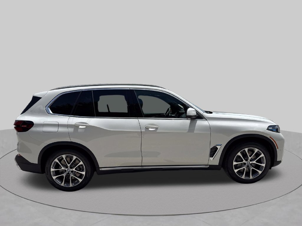 Used 2026 BMW X5 xDrive50e w/ Parking Assistance Package AWD/4WD image 6