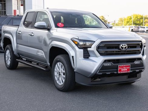 New 2026 Toyota Tacoma SR5 RWD image 3