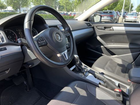 Used 2013 Volkswagen Passat 2.5 SE FWD image 17