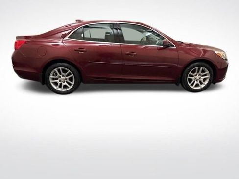 Used 2016 Chevrolet Malibu LT w/ Power Convenience Package image 4