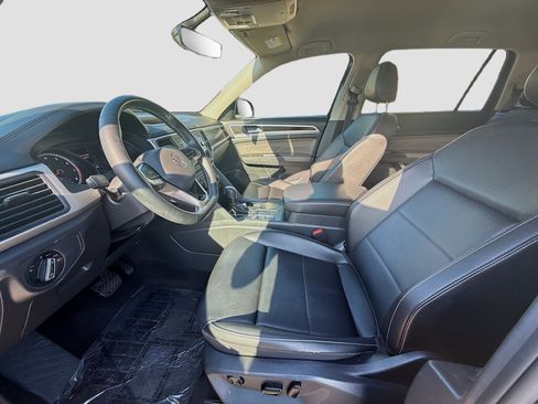 Used 2021 Volkswagen Atlas SE image 18