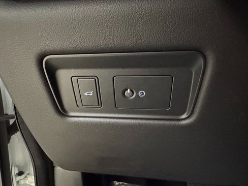 Used 2025 Jaguar F-PACE R-Dynamic S image 10