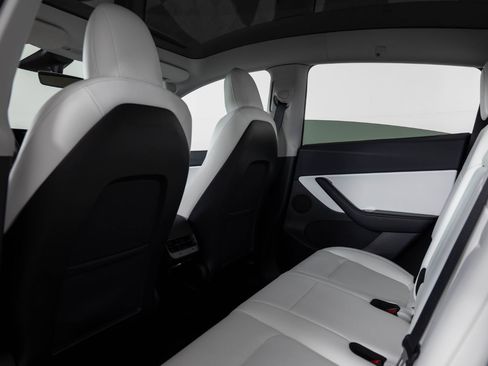 Used 2021 Tesla Model Y Long Range image 20