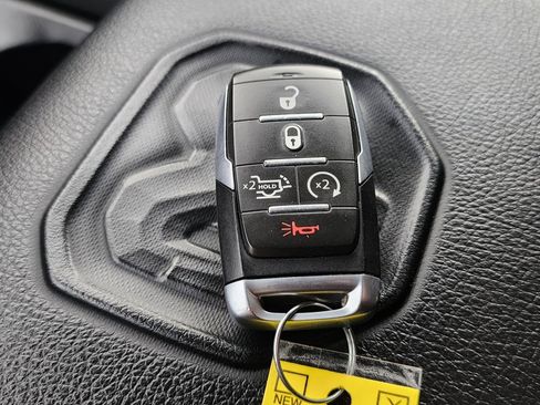 Used 2025 RAM 1500 Laramie image 29