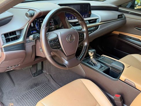 Certified 2021 Lexus ES 350 w/ Premium Package FWD image 4
