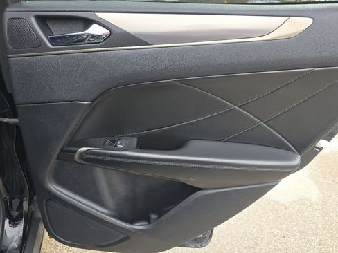 Used 2018 Lincoln MKC Premiere image 21