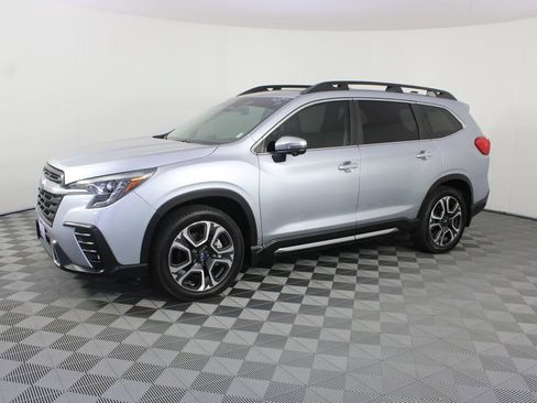 Used 2023 Subaru Ascent Touring w/ Popular Package #2A AWD/4WD image 2