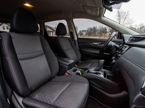 Used 2020 Nissan Rogue SV w/ Premium Package image 20