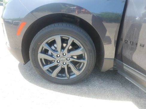 Used 2023 Chevrolet Equinox RS AWD/4WD image 17