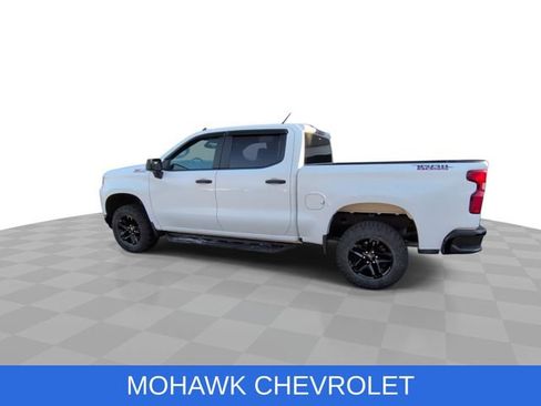Used 2020 Chevrolet Silverado 1500 Custom Trail Boss w/ Custom Convenience Package AWD/4WD image 7