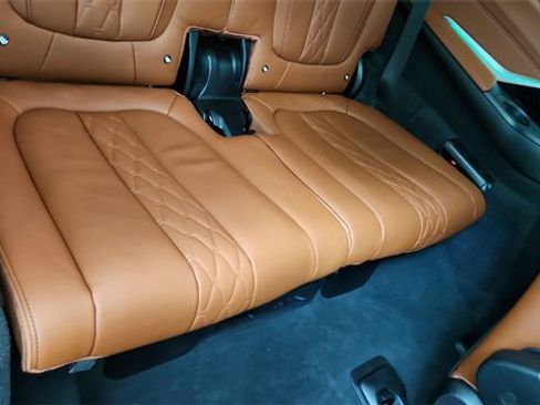 Used 2024 BMW X7 xDrive40i w/ Executive Package image 30