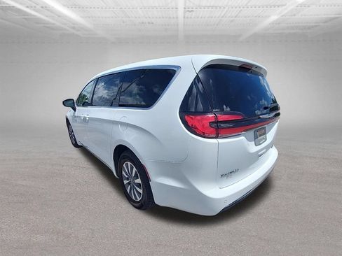 Used 2023 Chrysler Pacifica Touring-L FWD image 30