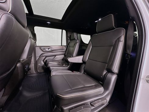 Used 2021 Chevrolet Suburban Premier w/ Premium Package image 26