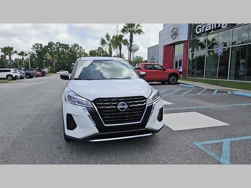 Used 2025 Nissan Kicks Play S FWD image 20