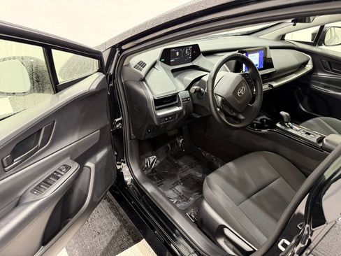 Used 2024 Toyota Prius LE image 29