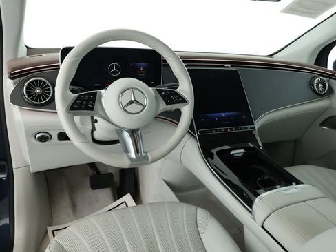 Used 2023 Mercedes-Benz EQE 500 4MATIC SUV image 10