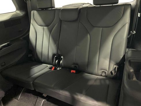 Used 2025 Hyundai Palisade SEL AWD/4WD image 12