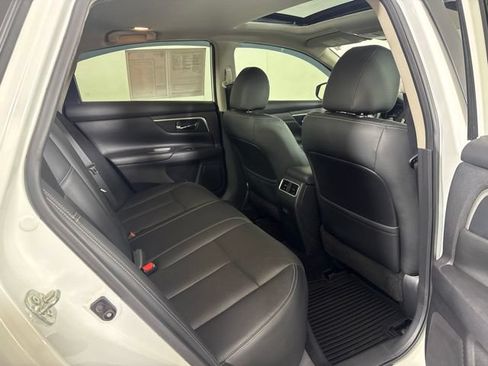 Used 2018 Nissan Altima 2.5 SL w/ 2.5 SL Technology Package FWD image 5