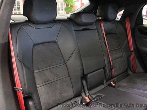 Used 2023 Porsche Cayenne GTS w/ Premium Package AWD/4WD image 38