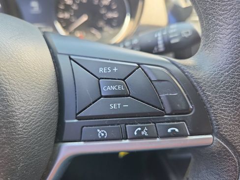 Used 2017 Nissan Rogue S FWD image 31