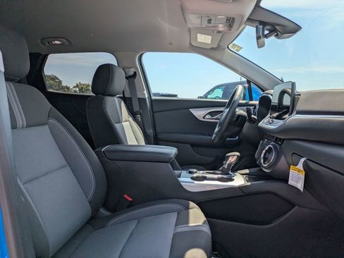 New 2025 Chevrolet Blazer LT w/ Convenience Package image 32