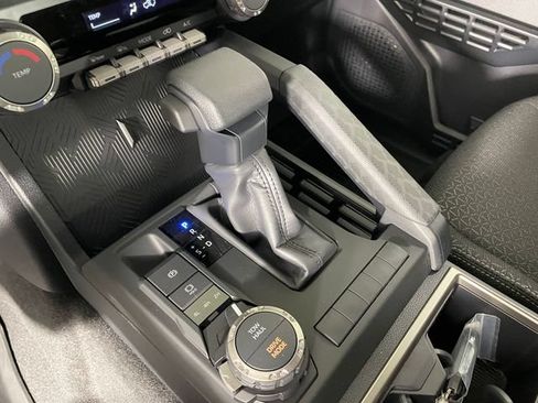 New 2026 Toyota 4Runner SR5 AWD/4WD image 7