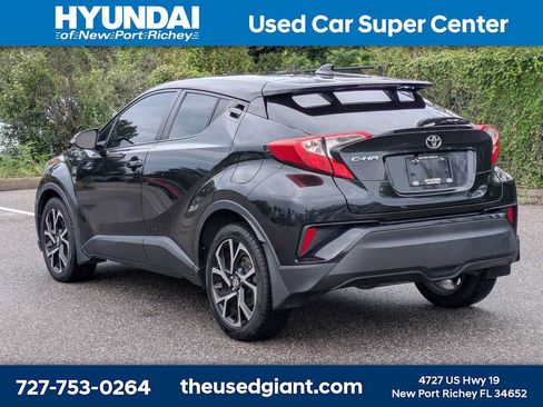Used 2020 Toyota C-HR XLE FWD image 3